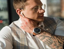 3 modele smartwatchy, które podkreślą charakter Twojego taty - NIKAbloguje. smartwatch