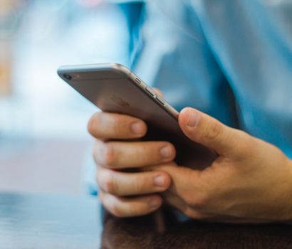 37% Polaków korzysta ze smartfona marki Samsung - NIKAbloguje. smartfon