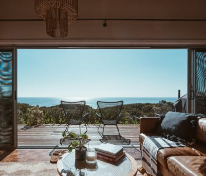 Duże przeszklenie, lekka obsługa – jak dobrać efektowne drzwi tarasowe - NIKAbloguje. taras