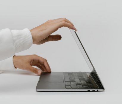 Już jest! Pierwsze polskie naukowe VOD – ruszyła Platforma Nauki! - NIKAbloguje. laptop