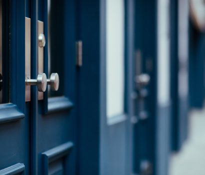 Inteligentne wizjery do drzwi - moda czy wygoda? - NIKAbloguje. drzwi