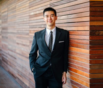 Męskie trendy odzieżowe na wiosenny i letni okres - NIKAbloguje. mężczyzna w garniturze