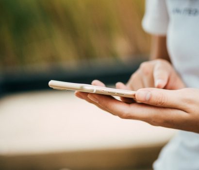 Uważaj – ktoś nagrywa twoje rozmowy biznesowe - NIKAbloguje. smartfon